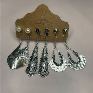 ⭐️ Beautiful Set of Earrings - 6 Pairs